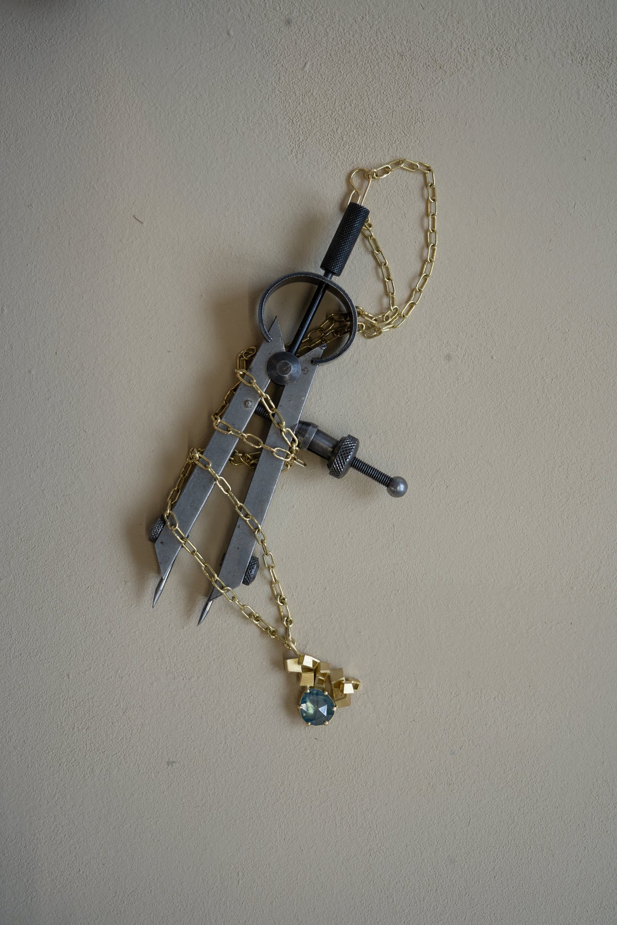 OOAK Sapphire Cluster Pendant - 18ct yellow gold with a one-of-a-kind sapphire