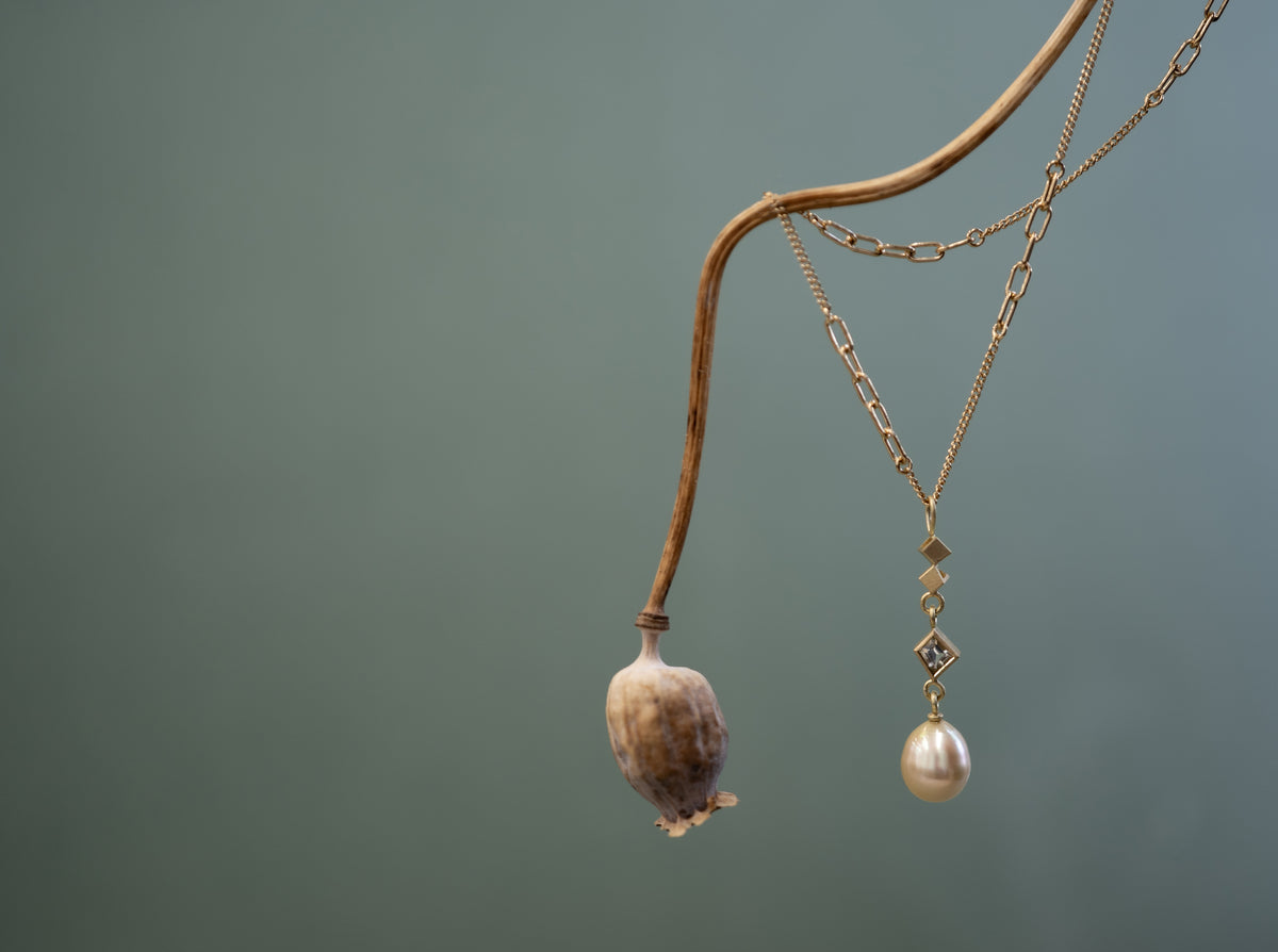 OOAK Malina Pendant - 18ct yellow gold with beryl and sea water pearl