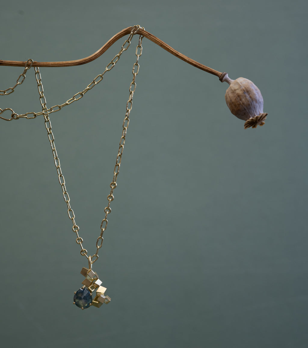 OOAK Sapphire Cluster Pendant - 18ct yellow gold with a one-of-a-kind sapphire
