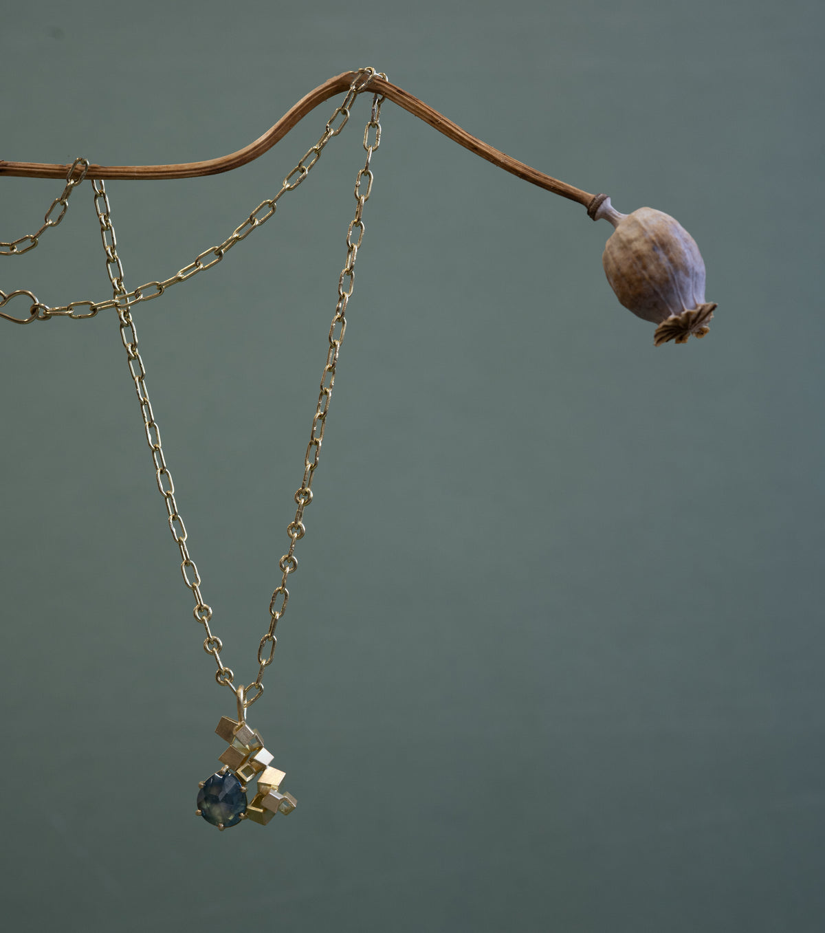 OOAK Sapphire Cluster Pendant - 18ct yellow gold with a one-of-a-kind sapphire