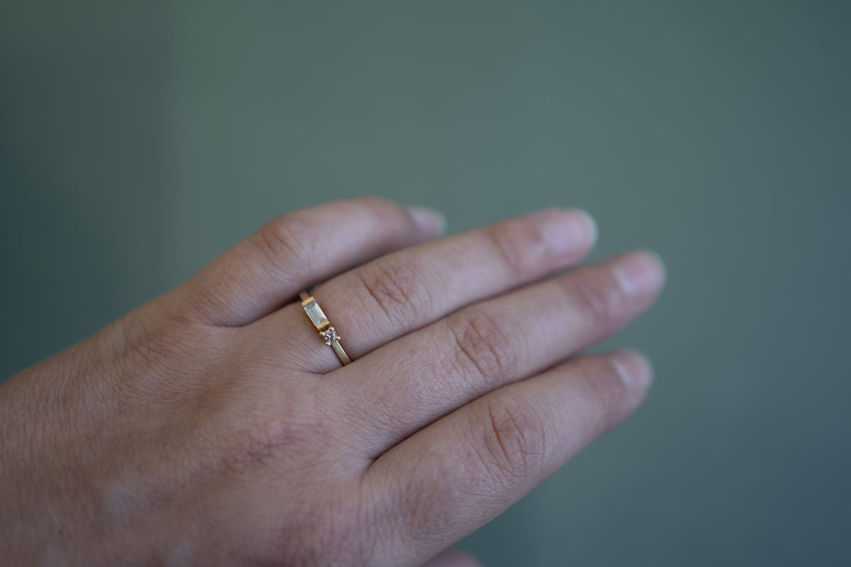Toi et Moi II - 18ct gold and Diamond engagement ring