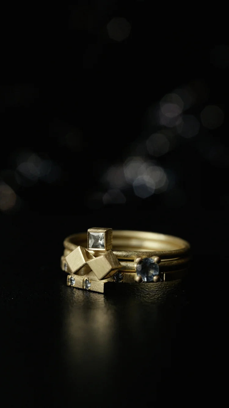 Round & Square Ring - 18ct gold and sapphire ring