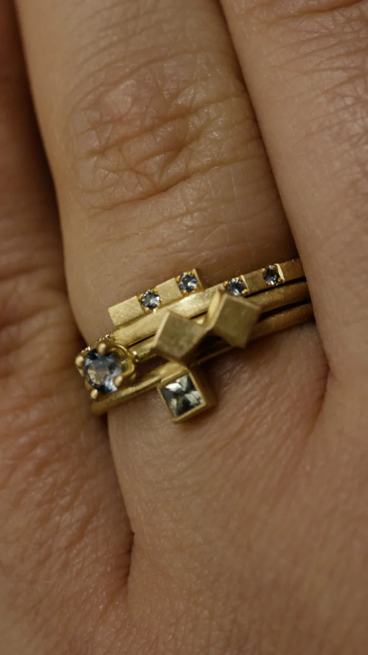 Round & Square Ring - 18ct gold and sapphire ring