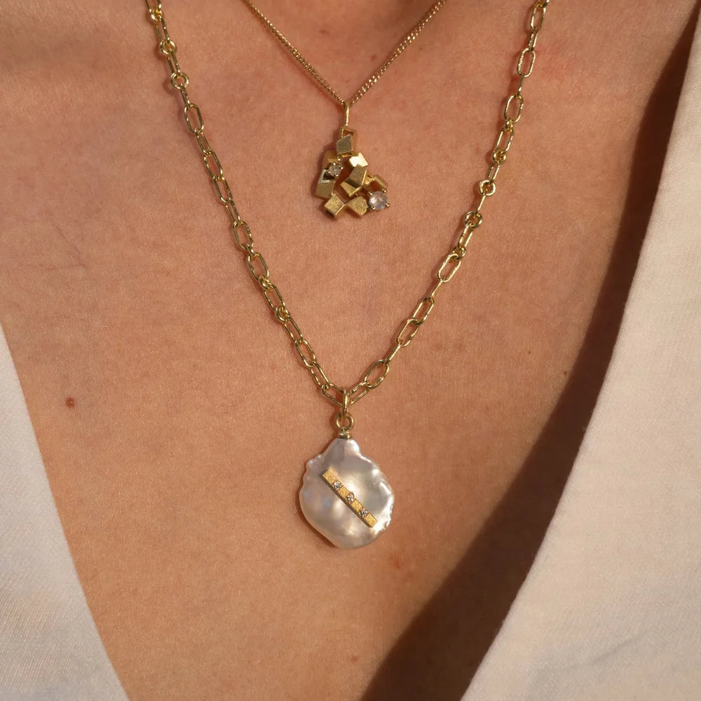 (Birth of) Venus Necklace - 18ct gold diamond and keshi pearl necklace