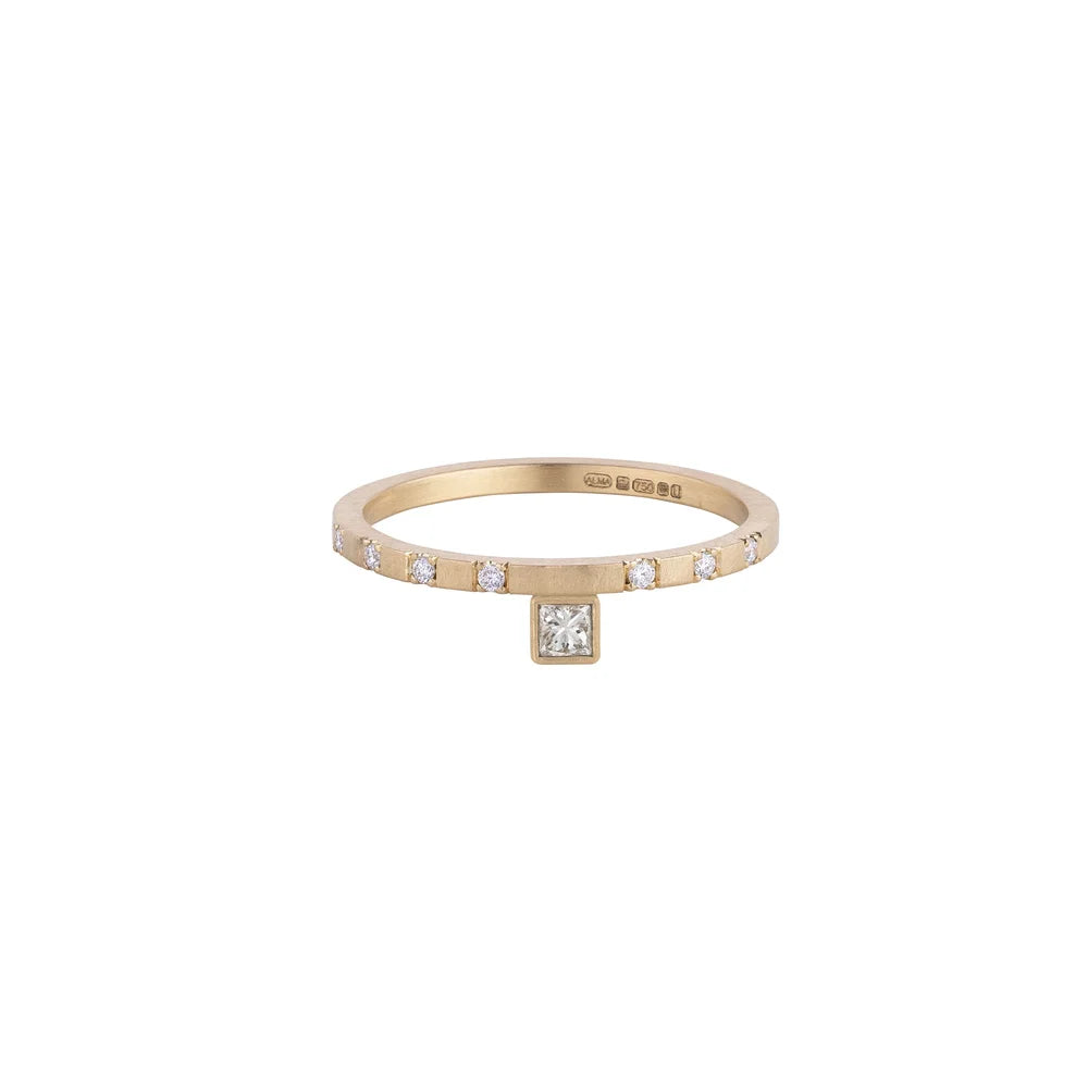 Asymmetric solitaire -  18ct gold princess cut diamond solitaire engagement ring 0.10ct