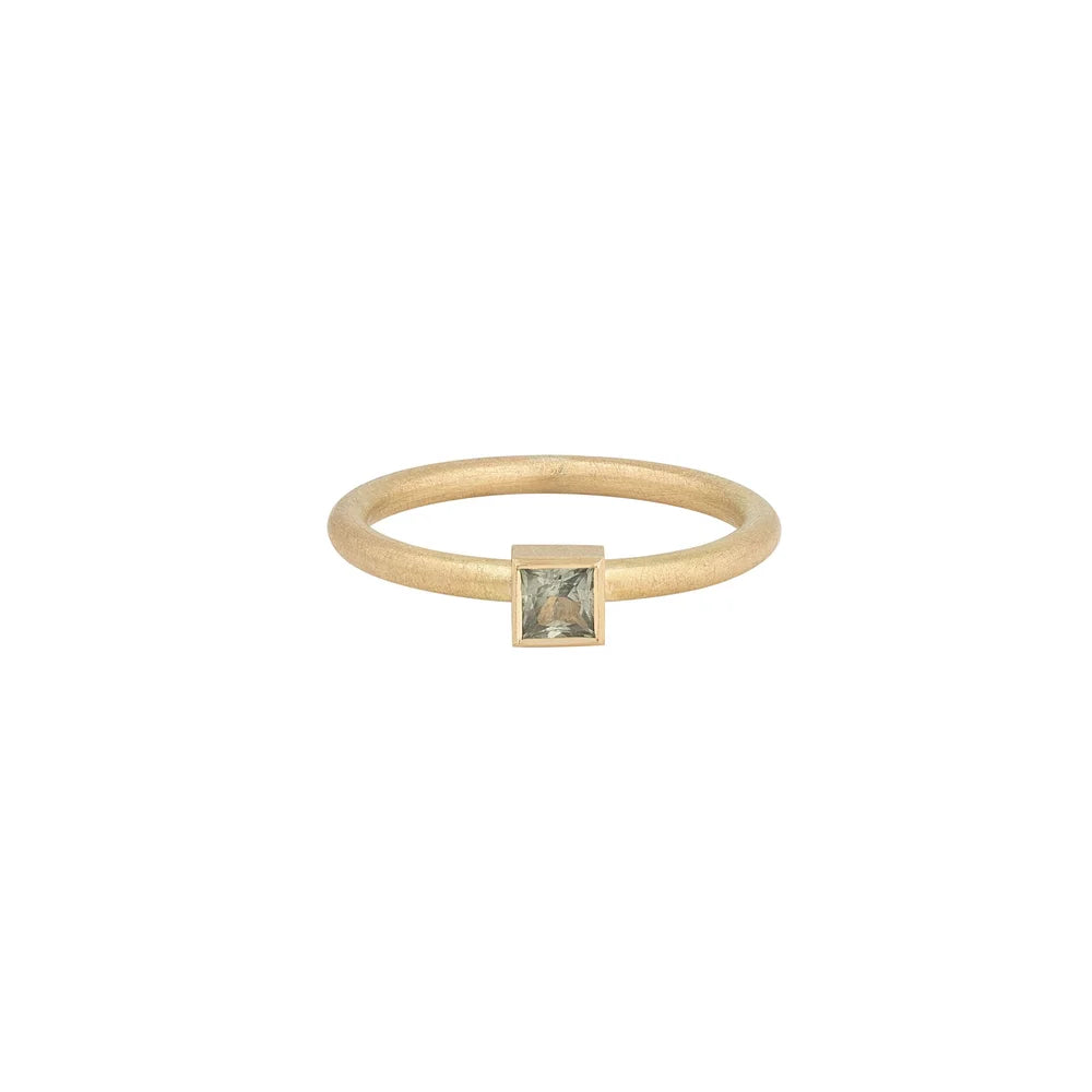 Classic solitaire engagement ring - 18ct gold and Green Sapphire 3,5mm