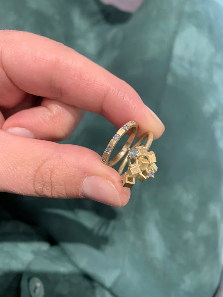 Ocean Treasure cluster ring - 18ct gold and Sapphire ring
