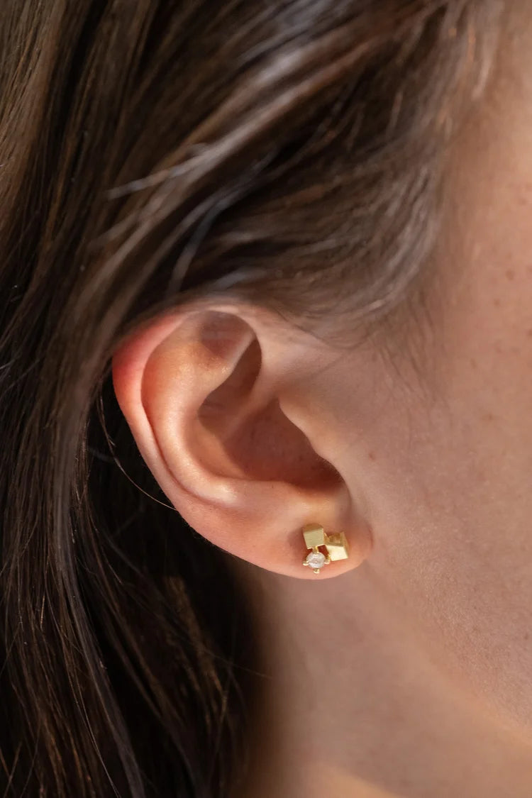 Icy studs - 18ct gold and rose-cut diamonds