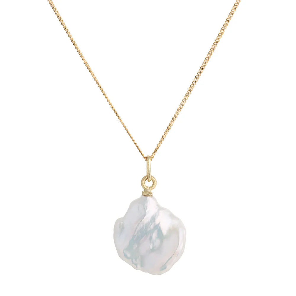 Venus Pendant - 18ct gold and keshi pearl necklace