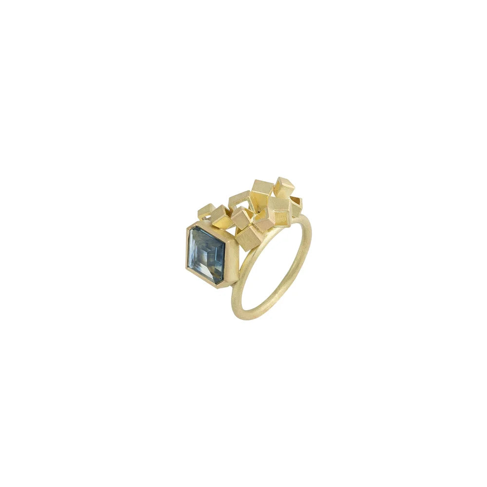 Kite Cluster Ring - 18ct gold and 2.11ct Montana Sapphire