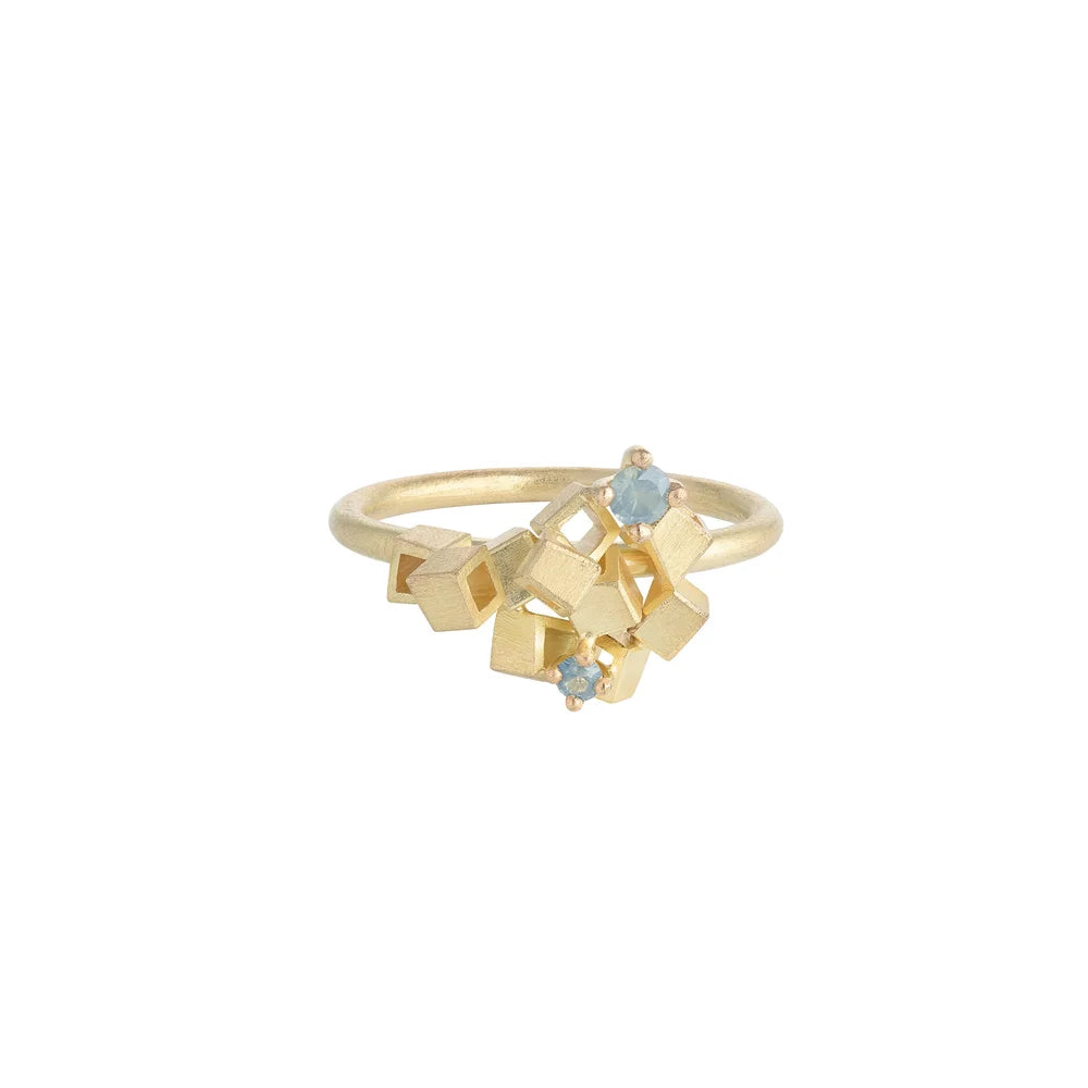 Ocean Treasure cluster ring - 18ct gold and Sapphire ring