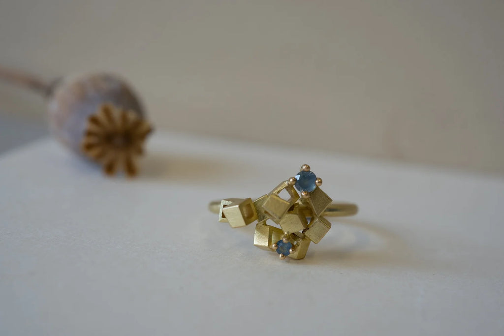 Ocean Treasure cluster ring - 18ct gold and Sapphire ring