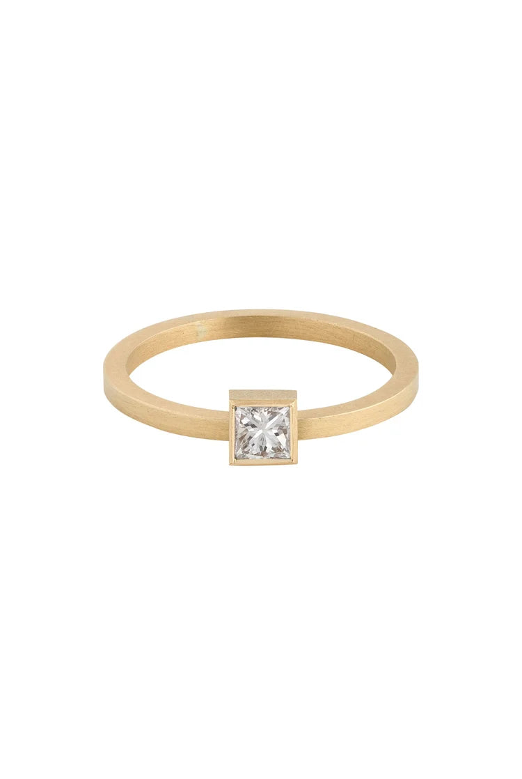 classic solitaire engagement ring - 18ct gold and 0.23ct diamond