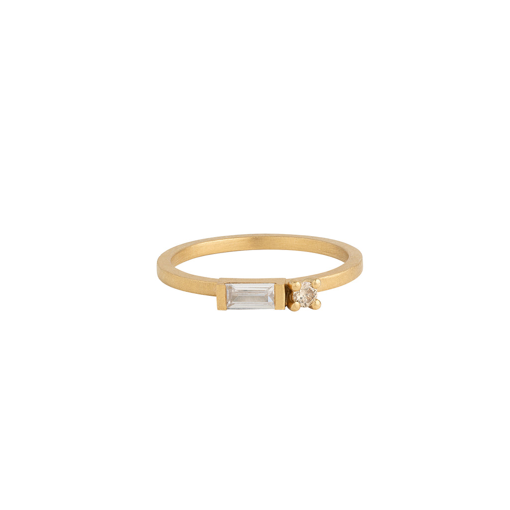 Toi et Moi II - 18ct gold and Diamond engagement ring